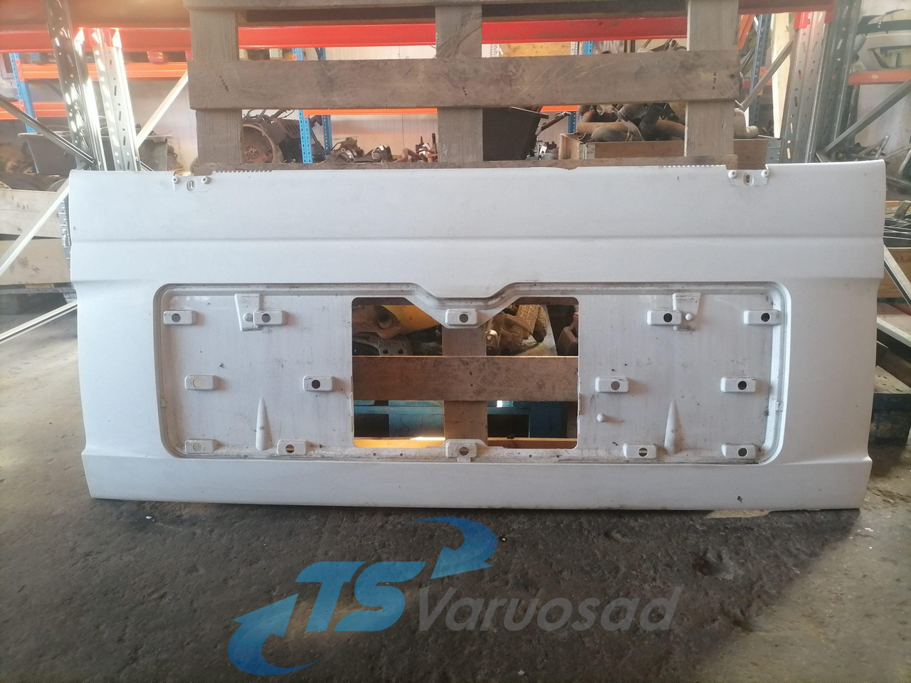 MAN Grille panel 81611100072 - Parrilla para Camión: foto 1 MAN Grille panel 81611100072 - Parrilla para Camión: foto 1