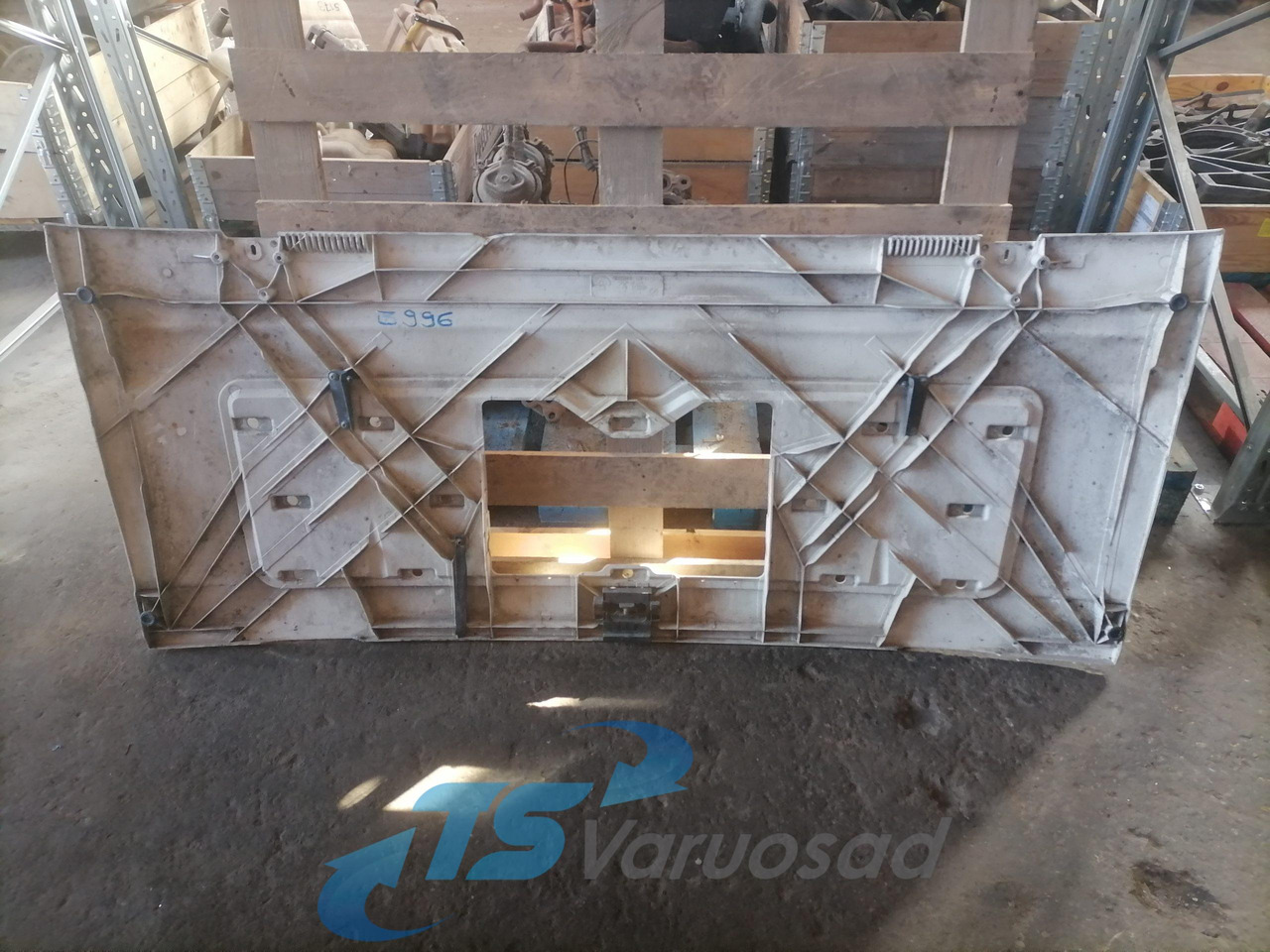 MAN Grille panel 81611100072 - Parrilla para Camión: foto 4 MAN Grille panel 81611100072 - Parrilla para Camión: foto 4