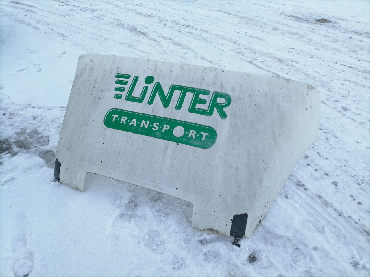 MAN MAN kabiini tuulesuunaja, katus 81629100128 - Aerodinámica/ Spoiler para Camión: foto 1 MAN MAN kabiini tuulesuunaja, katus 81629100128 - Aerodinámica/ Spoiler para Camión: foto 1