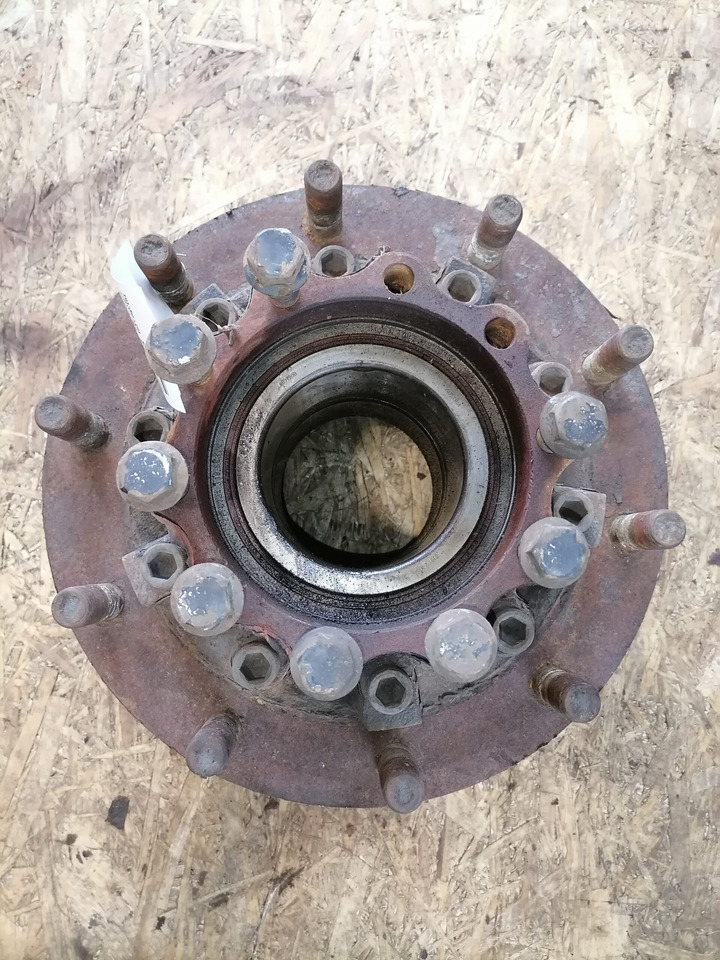 MAN Rear axel hub 81357013155 - Cubo para Camión: foto 2 MAN Rear axel hub 81357013155 - Cubo para Camión: foto 2