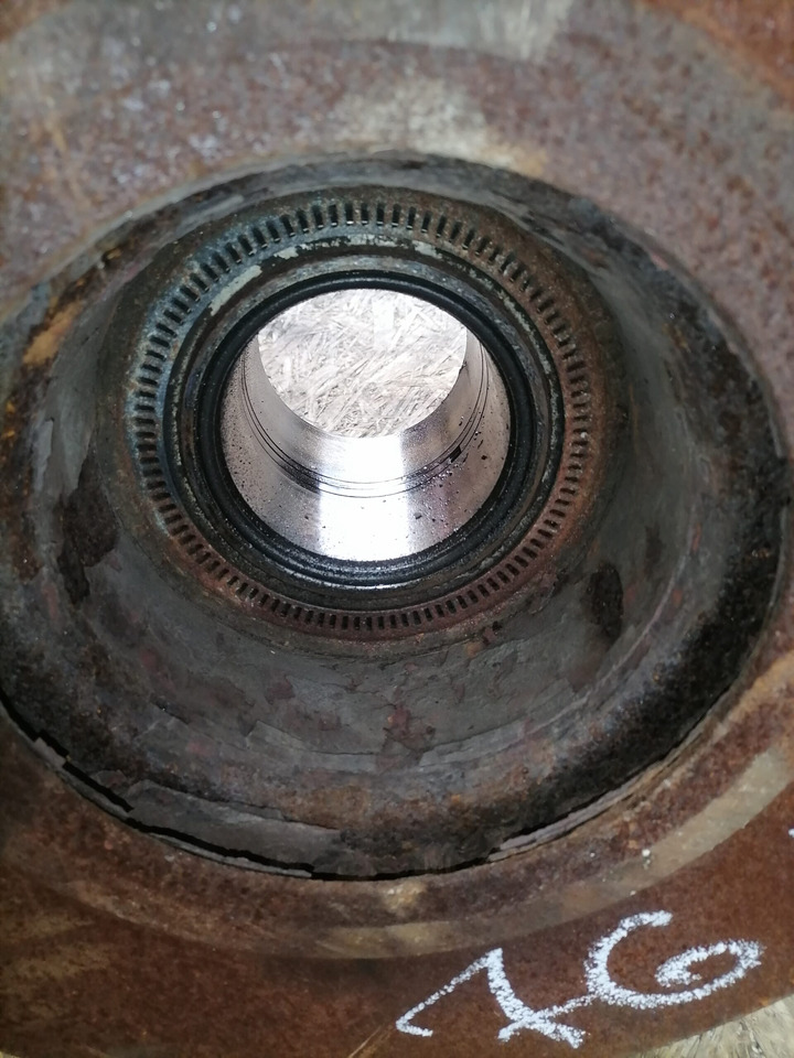 MAN Rear axel hub 81357013155 - Cubo para Camión: foto 5 MAN Rear axel hub 81357013155 - Cubo para Camión: foto 5