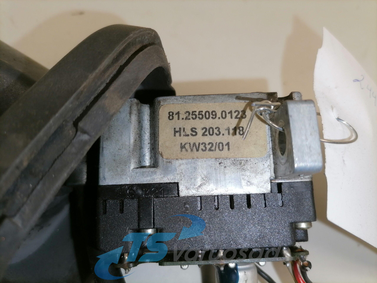 MAN Switch 81255090123 - Sistema eléctrico para Camión: foto 4 MAN Switch 81255090123 - Sistema eléctrico para Camión: foto 4