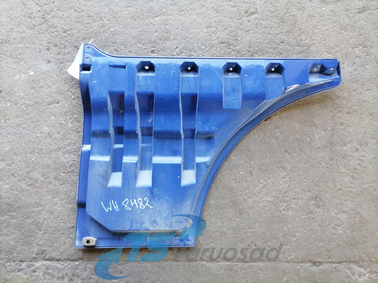 MAN Ukse pikendus, parem 81626100018 - Puerta y piezas para Camión: foto 3 MAN Ukse pikendus, parem 81626100018 - Puerta y piezas para Camión: foto 3