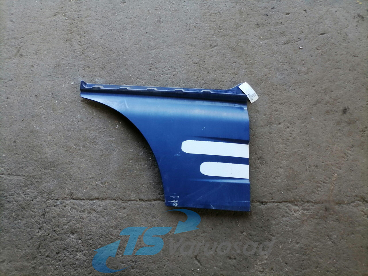 MAN Ukse pikendus, parem 81626100018 - Puerta y piezas para Camión: foto 1 MAN Ukse pikendus, parem 81626100018 - Puerta y piezas para Camión: foto 1