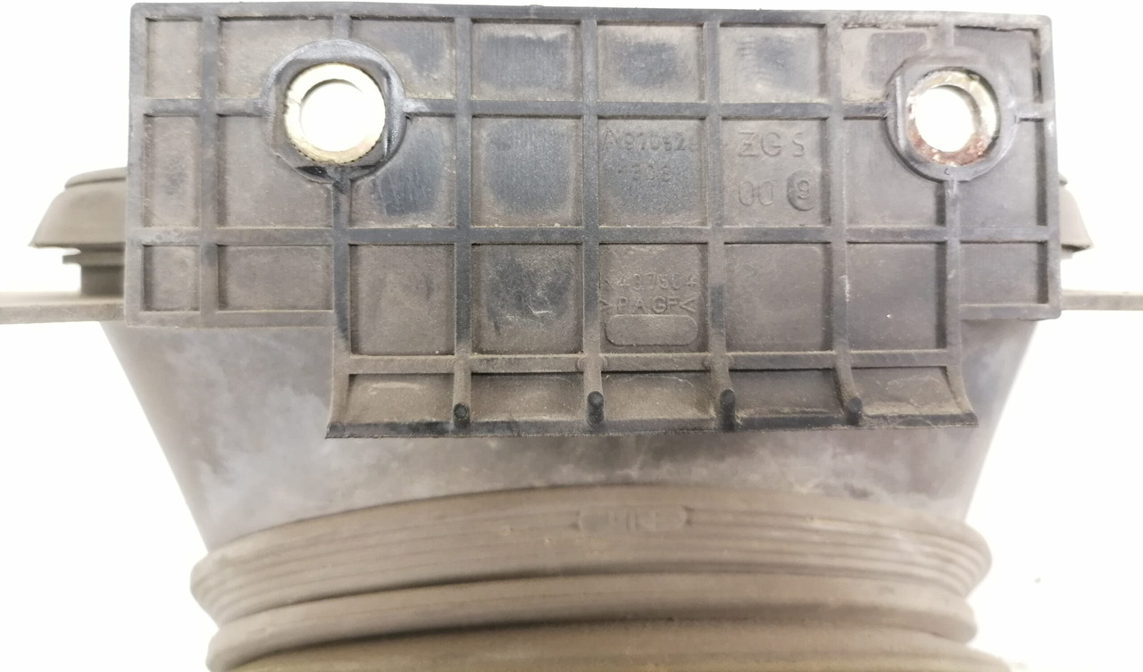 MB Air intake A9705281308 - Sistema de admisión de aire para Camión: foto 4 MB Air intake A9705281308 - Sistema de admisión de aire para Camión: foto 4