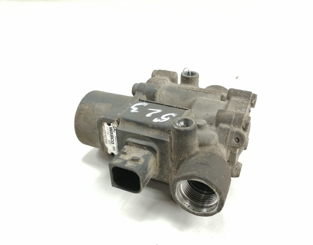 Mercedes-Benz ABS brake valve A0054299244 - Válvula de freno para Camión: foto 1 Mercedes-Benz ABS brake valve A0054299244 - Válvula de freno para Camión: foto 1