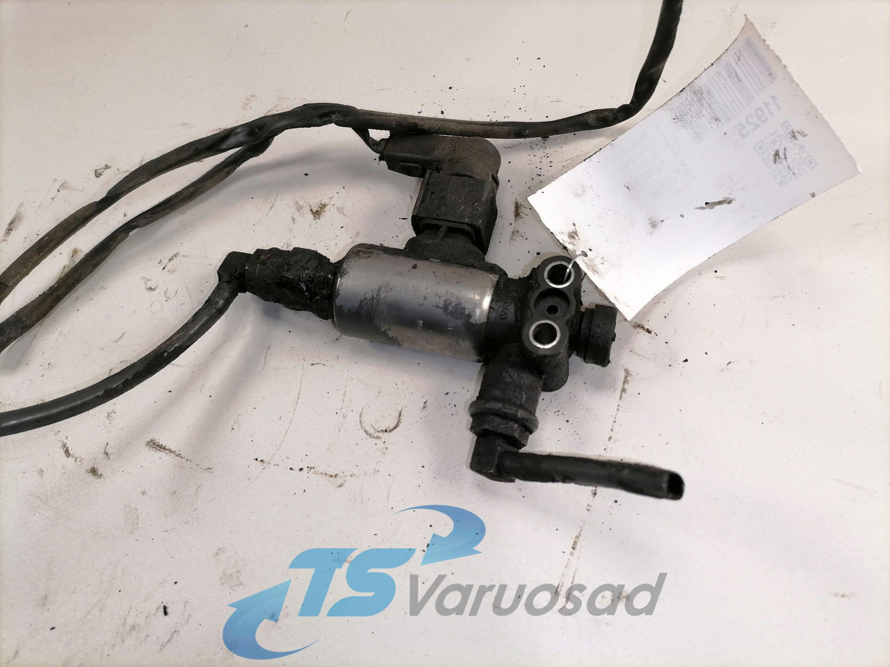 Mercedes-Benz Solenoid valve A0009973712 - Válvula de freno para Camión: foto 1 Mercedes-Benz Solenoid valve A0009973712 - Válvula de freno para Camión: foto 1