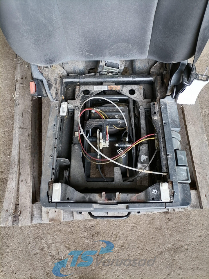 Renault Juhiiste 7485131006 - Asiento para Camión: foto 5 Renault Juhiiste 7485131006 - Asiento para Camión: foto 5