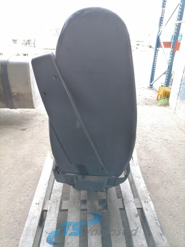 Renault Juhiiste 7485131006 - Asiento para Camión: foto 3 Renault Juhiiste 7485131006 - Asiento para Camión: foto 3
