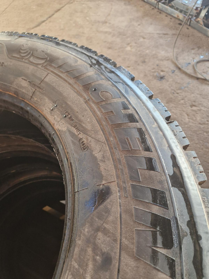 Scania 315/70R22,5 31570R225 - Neumáticos y llantas para Camión: foto 3 Scania 315/70R22,5 31570R225 - Neumáticos y llantas para Camión: foto 3