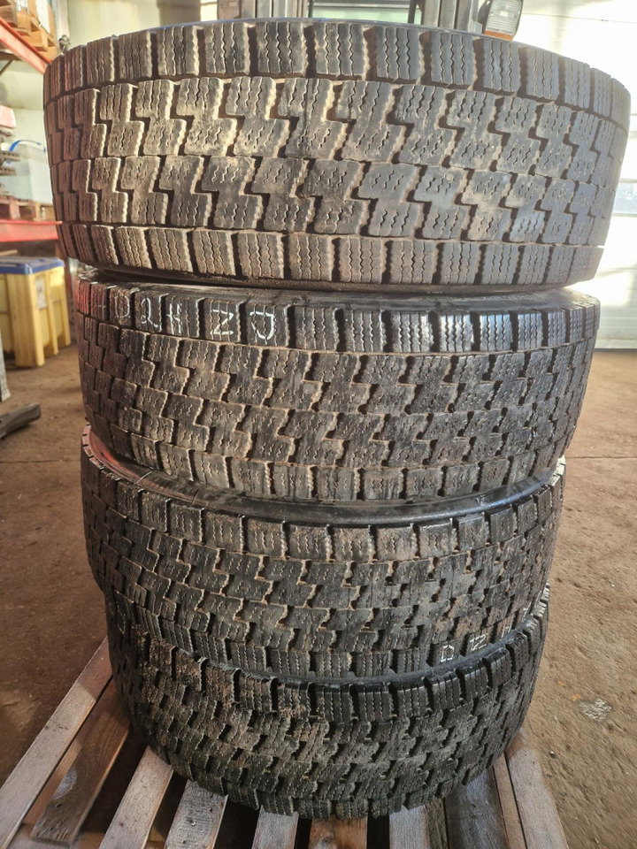 Scania 315/70R22,5 31570R225 - Neumáticos y llantas para Camión: foto 1 Scania 315/70R22,5 31570R225 - Neumáticos y llantas para Camión: foto 1