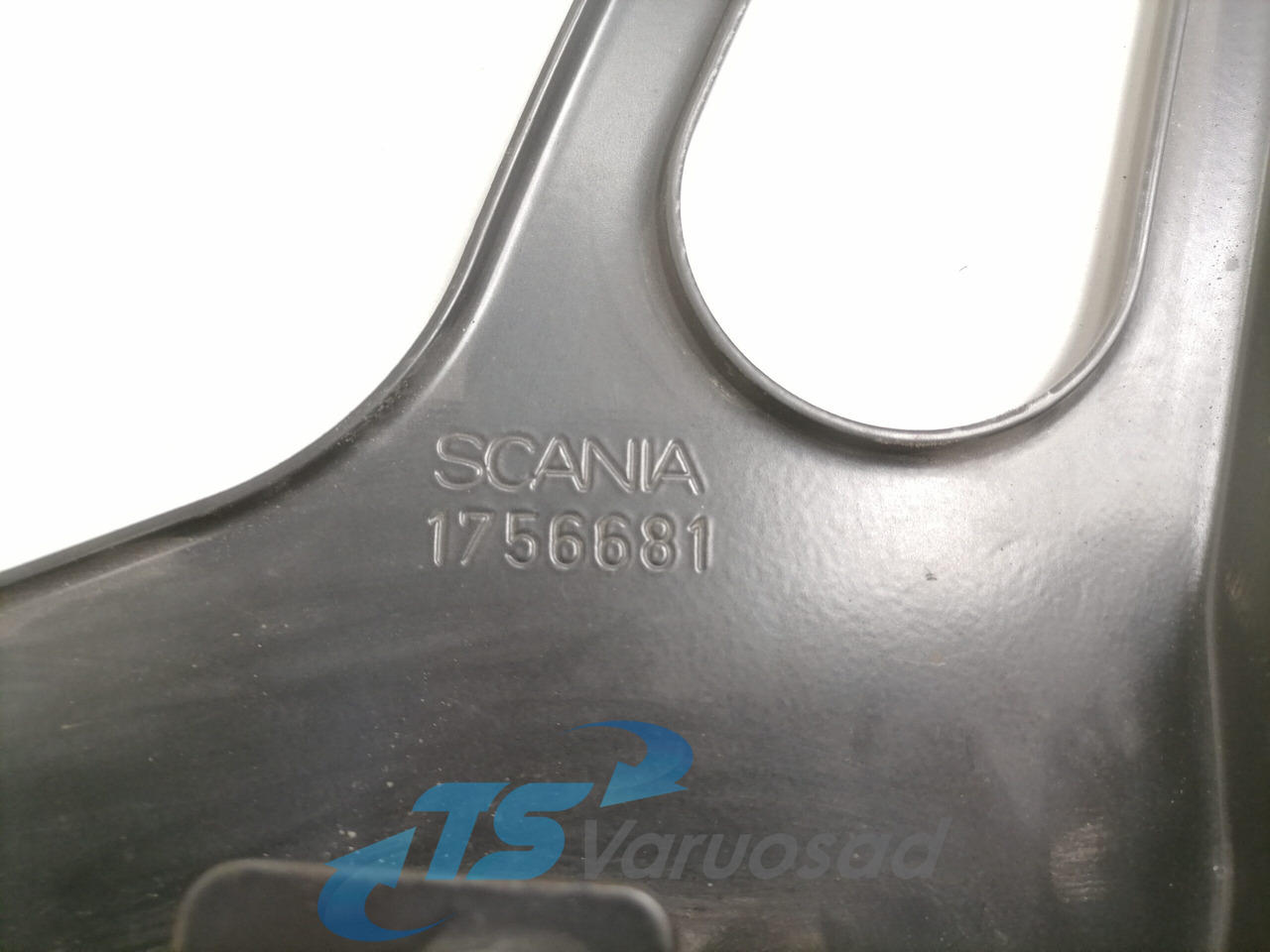 Scania Air deflector bracket 1756681 - Aerodinámica/ Spoiler para Camión: foto 5 Scania Air deflector bracket 1756681 - Aerodinámica/ Spoiler para Camión: foto 5