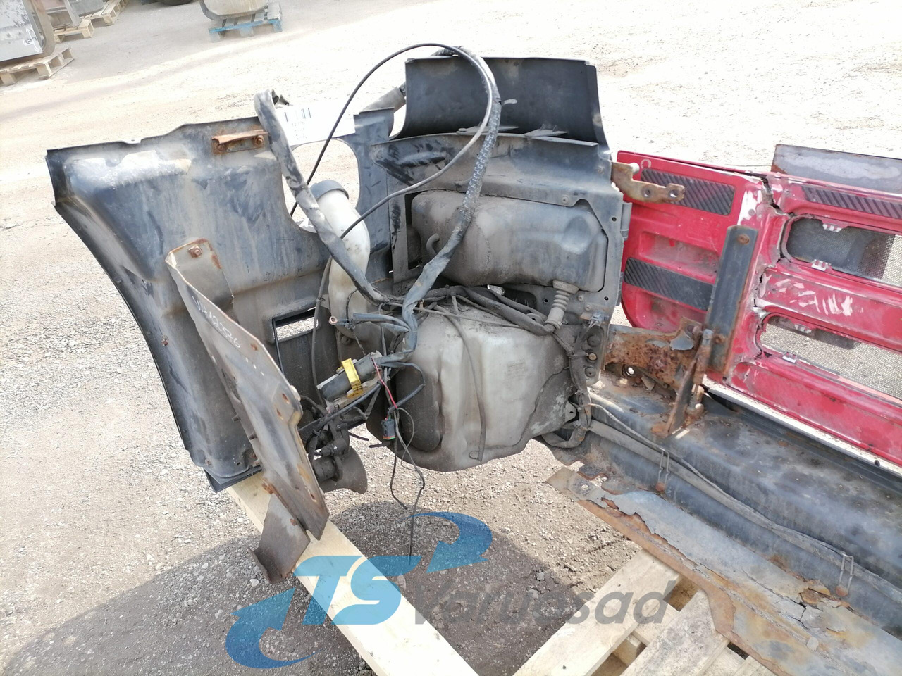 Scania Bumper 1731206 - Parachoques para Camión: foto 4 Scania Bumper 1731206 - Parachoques para Camión: foto 4