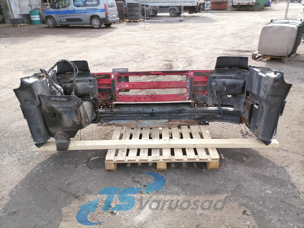 Scania Bumper 1731206 - Parachoques para Camión: foto 2 Scania Bumper 1731206 - Parachoques para Camión: foto 2