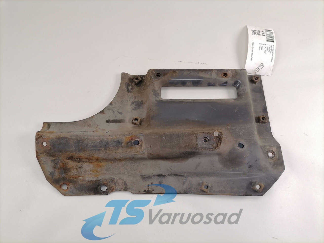 Scania Bumper bracket 1431582 - Parachoques para Camión: foto 2 Scania Bumper bracket 1431582 - Parachoques para Camión: foto 2