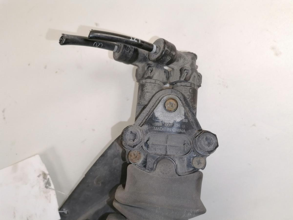 Scania Cab suspension control valve 2093357 - Suspensión de cabina para Camión: foto 3 Scania Cab suspension control valve 2093357 - Suspensión de cabina para Camión: foto 3