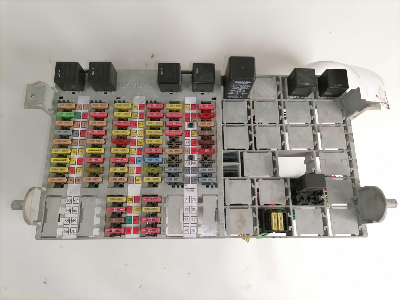Scania Central electric unit 1911203 - Fusible para Camión: foto 2 Scania Central electric unit 1911203 - Fusible para Camión: foto 2
