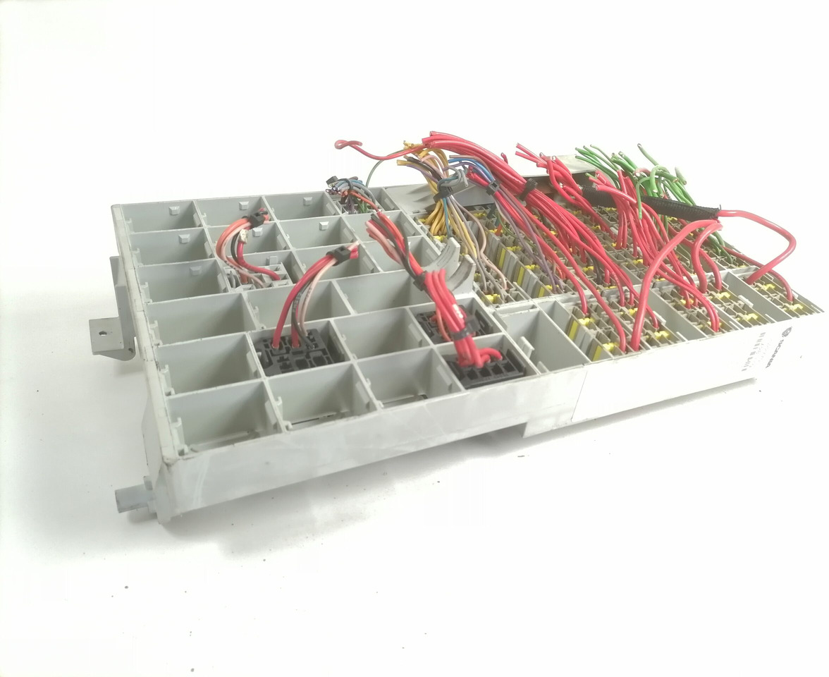 Scania Central electric unit 2022770 - Fusible para Camión: foto 3 Scania Central electric unit 2022770 - Fusible para Camión: foto 3