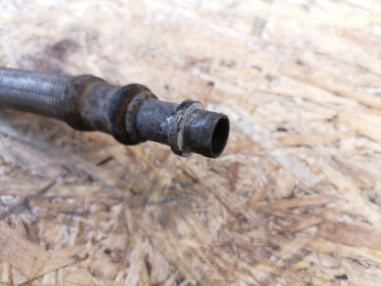 Scania Compressor air pipe 1801078 - Compresor para Camión: foto 5 Scania Compressor air pipe 1801078 - Compresor para Camión: foto 5
