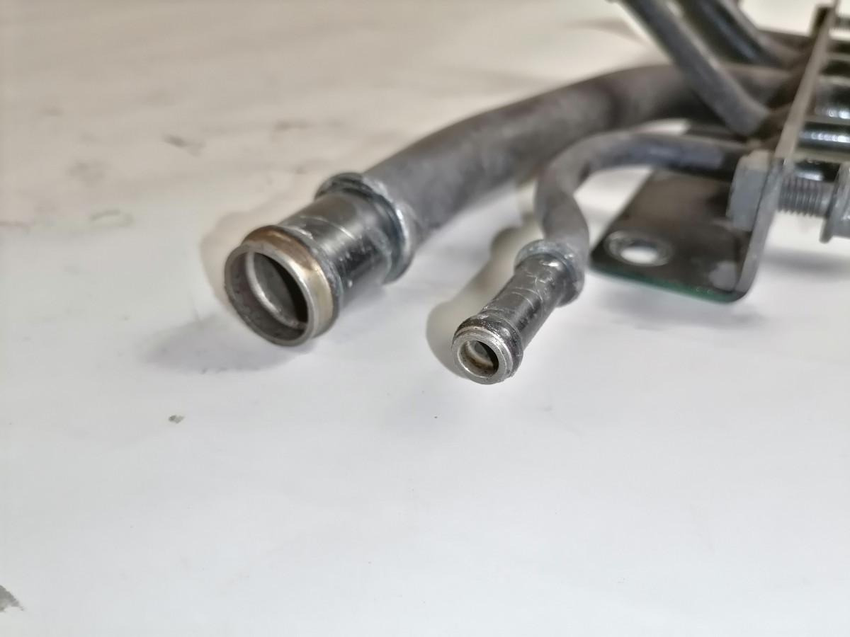 Scania Coolant pipe 2327825 - Sistema de refrigeración para Camión: foto 4 Scania Coolant pipe 2327825 - Sistema de refrigeración para Camión: foto 4