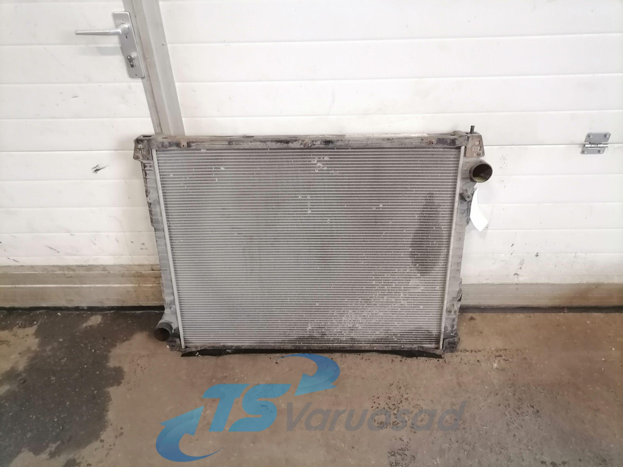 Scania Cooling radiator 1769999 - Radiador para Camión: foto 1 Scania Cooling radiator 1769999 - Radiador para Camión: foto 1