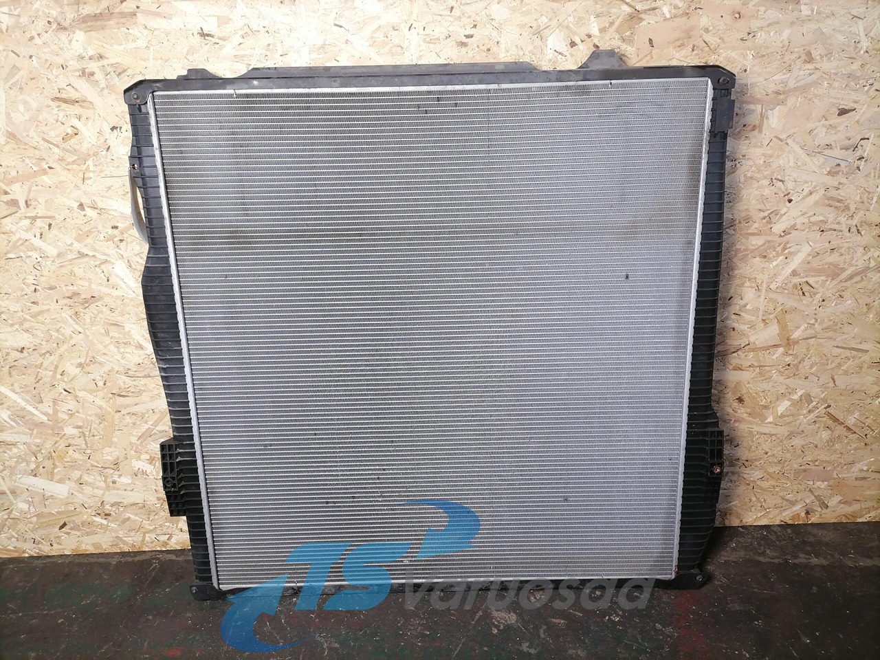 Scania Cooling radiator 1851542 - Radiador para Camión: foto 1 Scania Cooling radiator 1851542 - Radiador para Camión: foto 1