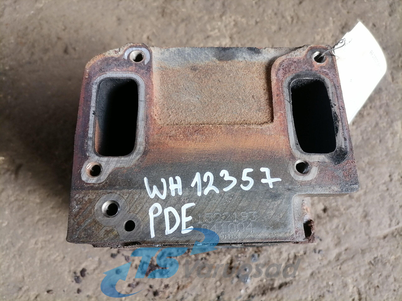 Scania Cylinder head 1522193 - Cabezal de bloque para Camión: foto 3 Scania Cylinder head 1522193 - Cabezal de bloque para Camión: foto 3