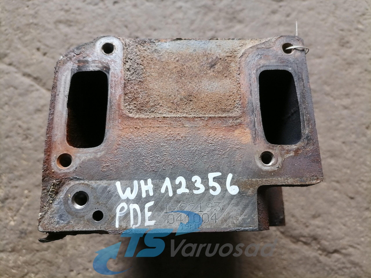 Scania Cylinder head 1522193 - Cabezal de bloque para Camión: foto 4 Scania Cylinder head 1522193 - Cabezal de bloque para Camión: foto 4