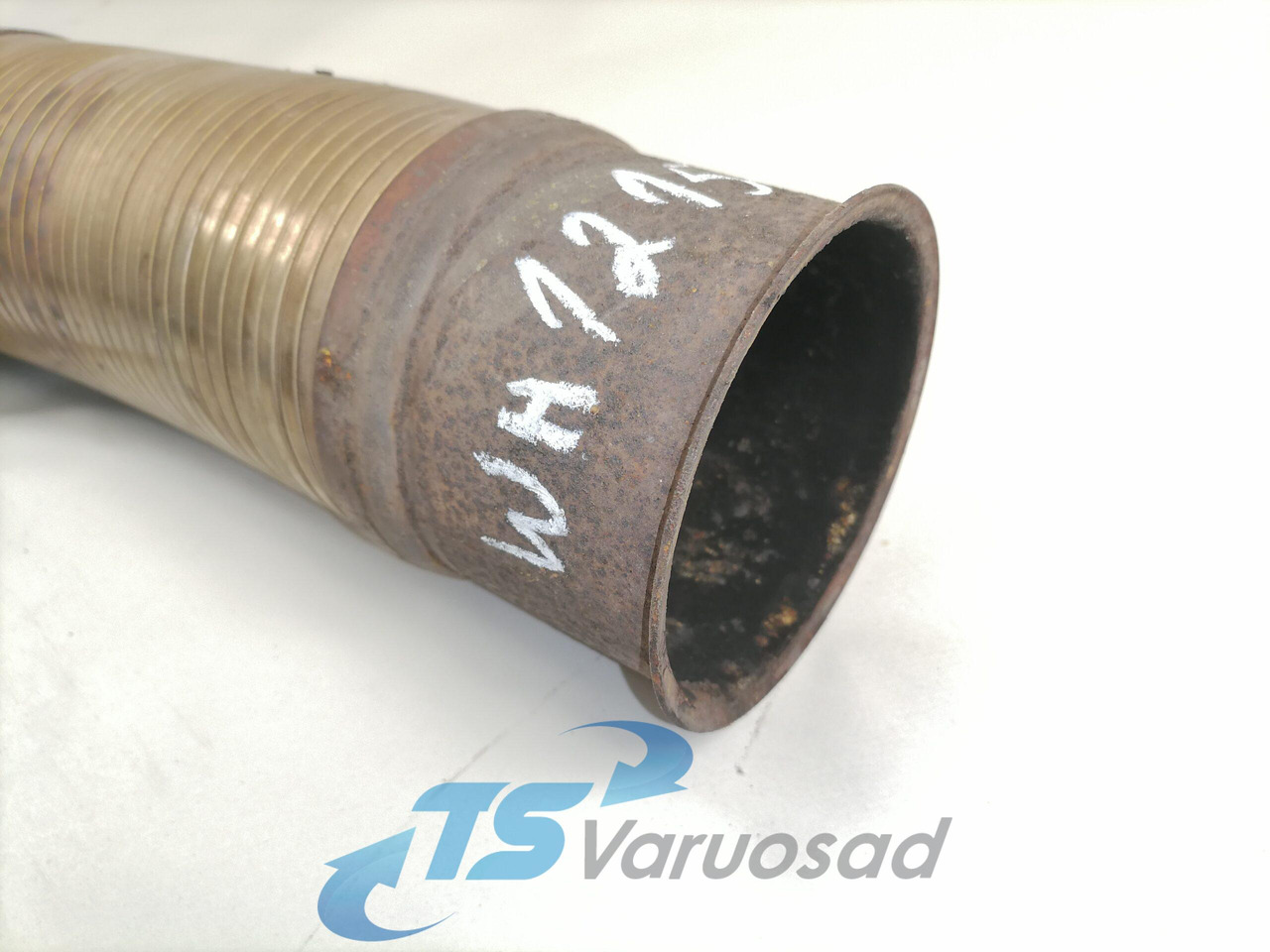 Scania Exhaust pipe 1734040 - Silenciador para Camión: foto 3 Scania Exhaust pipe 1734040 - Silenciador para Camión: foto 3