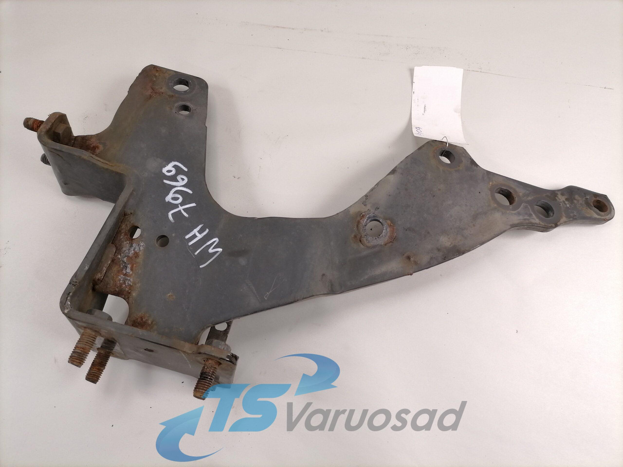 Scania Front bumper carrier 1802167 - Parachoques para Camión: foto 4 Scania Front bumper carrier 1802167 - Parachoques para Camión: foto 4