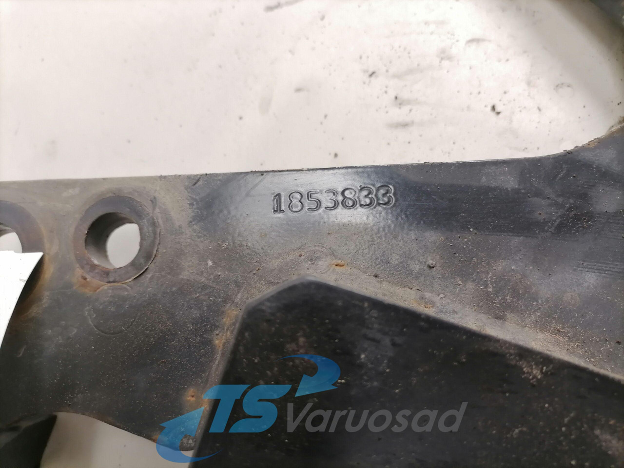 Scania Front bumper carrier 1853833 - Parachoques para Camión: foto 3 Scania Front bumper carrier 1853833 - Parachoques para Camión: foto 3
