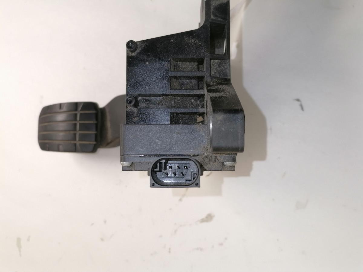 Scania Gaasipedaal 2055138 - Sistema de combustible para Camión: foto 4 Scania Gaasipedaal 2055138 - Sistema de combustible para Camión: foto 4