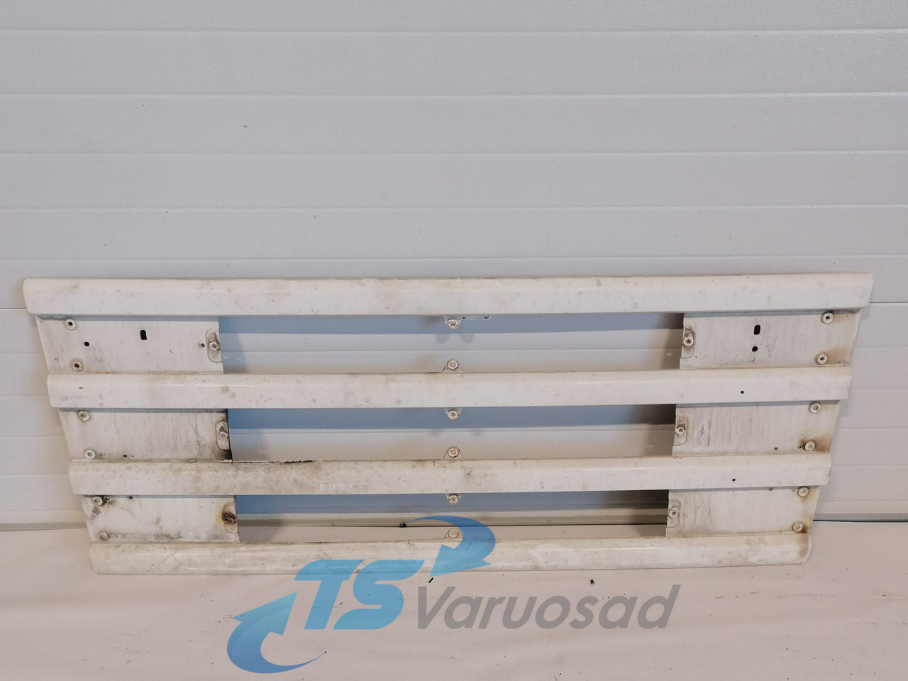 Scania Grille panel 1371856 - Parrilla para Camión: foto 1 Scania Grille panel 1371856 - Parrilla para Camión: foto 1