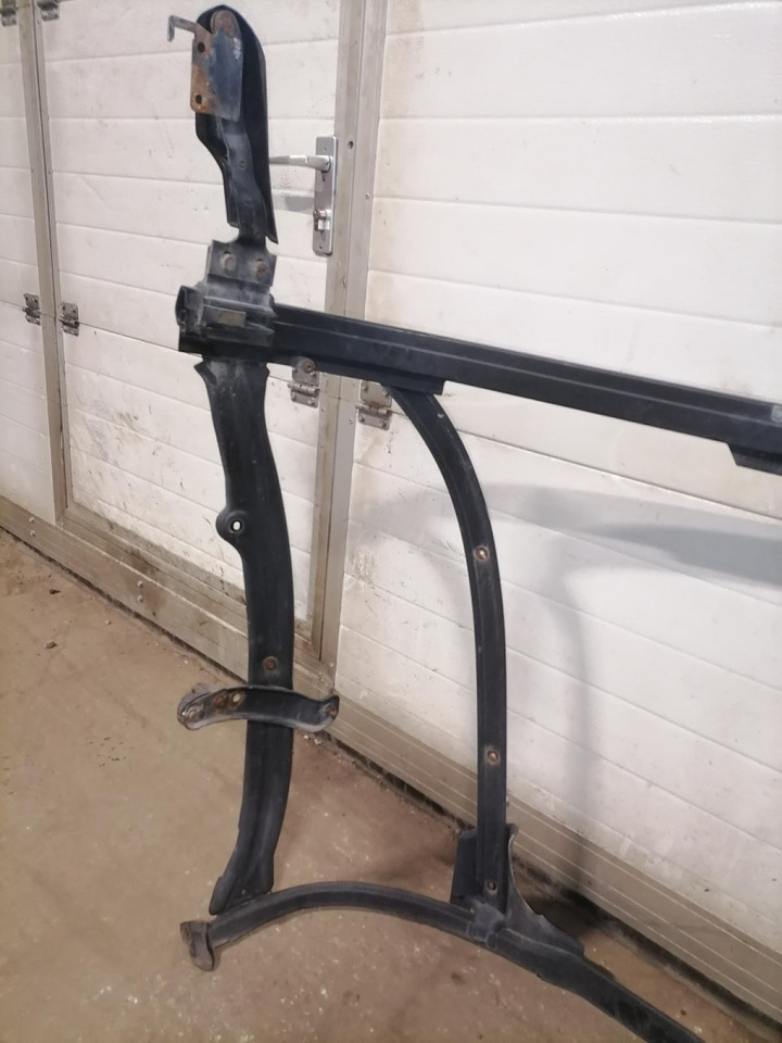 Scania Grille panel 1804628 - Parrilla para Camión: foto 2 Scania Grille panel 1804628 - Parrilla para Camión: foto 2