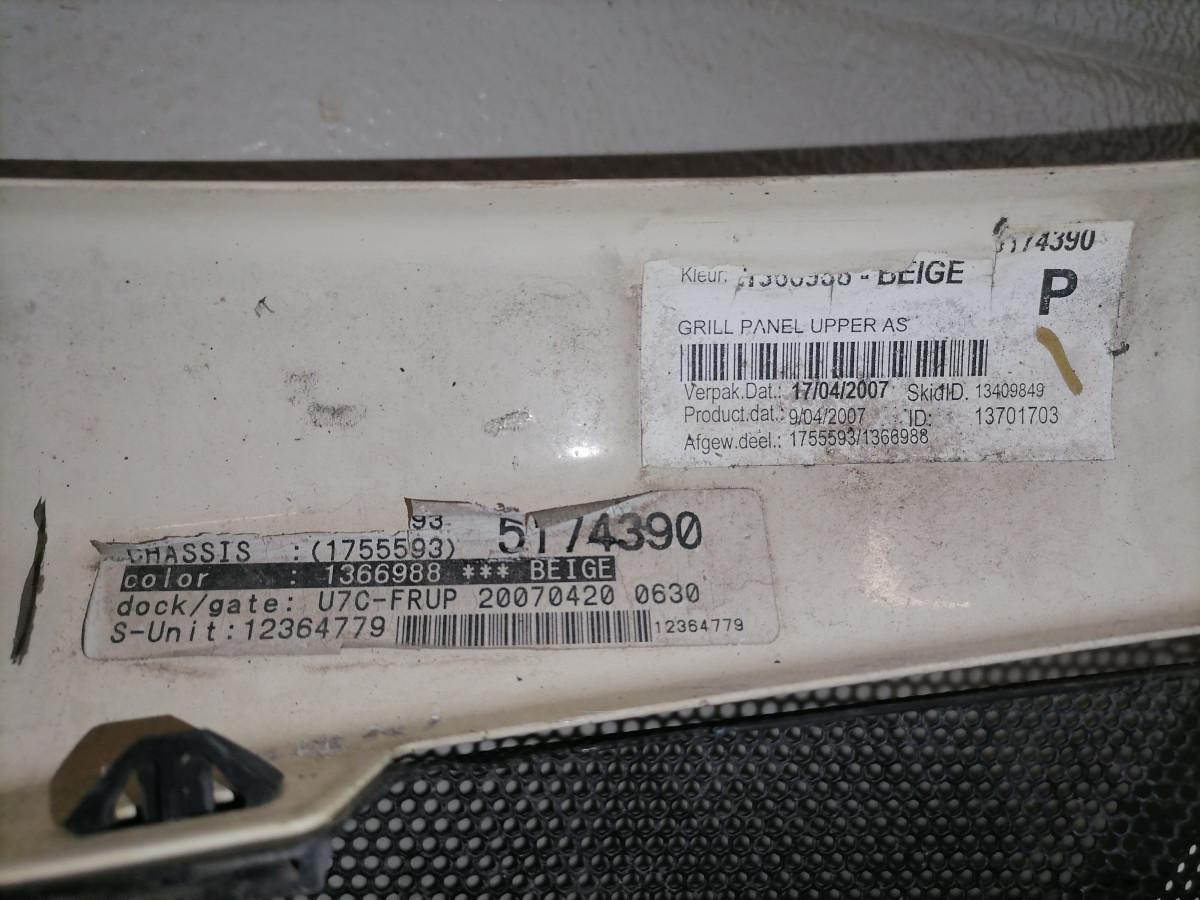 Scania Grille panel 1880736 - Parrilla para Camión: foto 2 Scania Grille panel 1880736 - Parrilla para Camión: foto 2