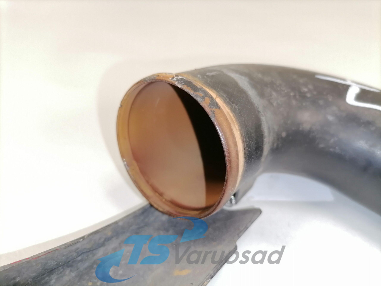 Scania Jahutusvedeliku toru, retarder 1867732 - Sistema de refrigeración para Camión: foto 2 Scania Jahutusvedeliku toru, retarder 1867732 - Sistema de refrigeración para Camión: foto 2