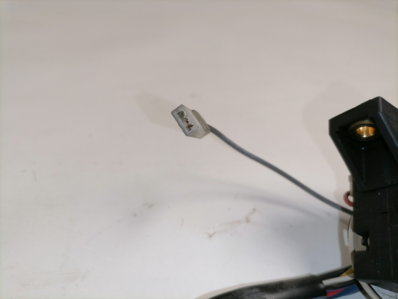 Scania Juhtkang, suunatuled 1402449 - Sistema eléctrico para Camión: foto 4 Scania Juhtkang, suunatuled 1402449 - Sistema eléctrico para Camión: foto 4