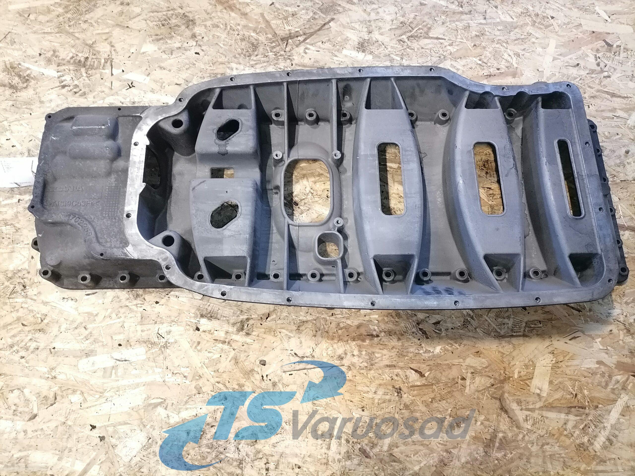 Scania Ladder frame 1942851 - Cárter de aceite para Camión: foto 4 Scania Ladder frame 1942851 - Cárter de aceite para Camión: foto 4