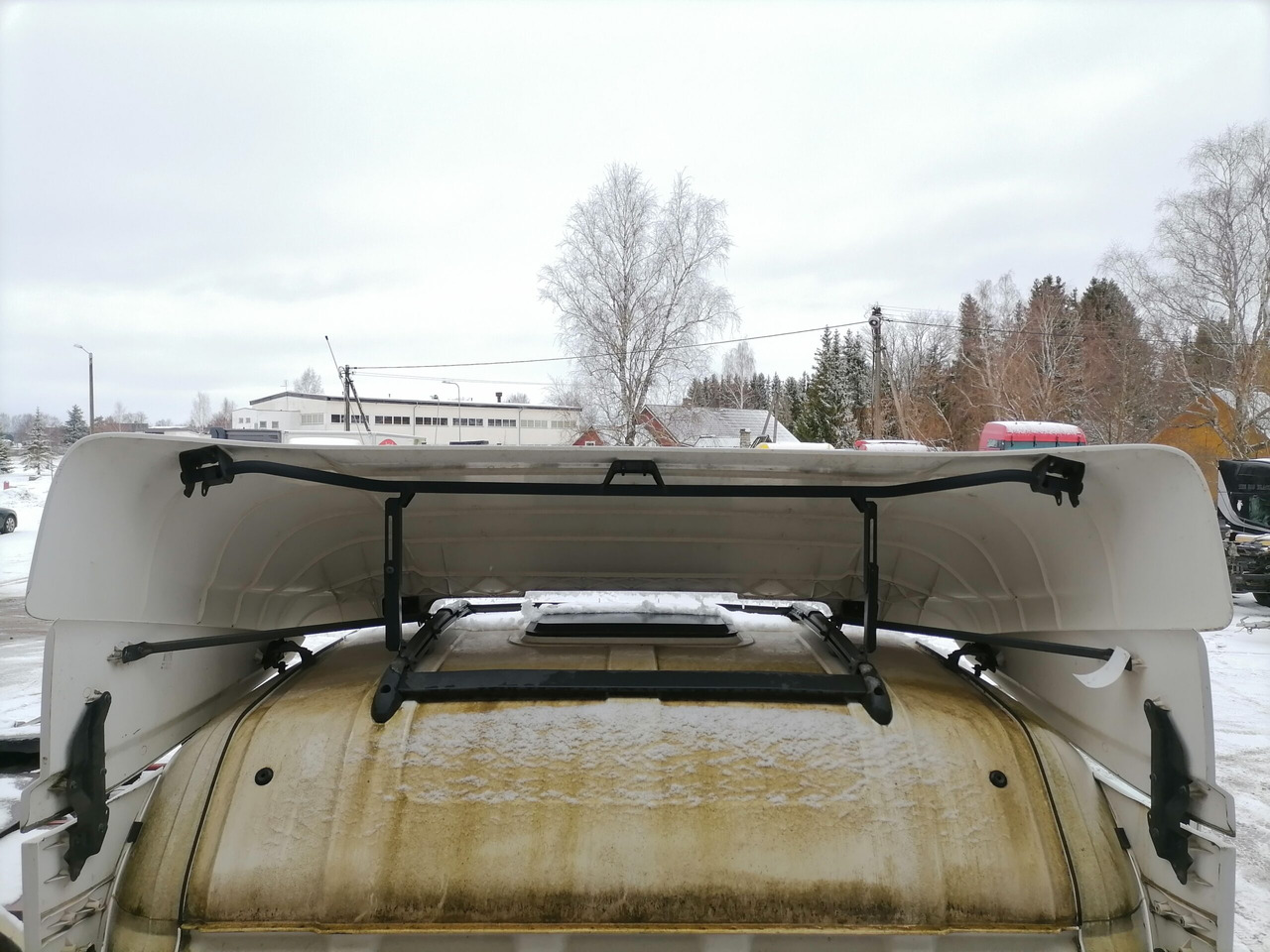 Scania Scania cab wind deflector, roof 1757973 - Aerodinámica/ Spoiler para Camión: foto 5 Scania Scania cab wind deflector, roof 1757973 - Aerodinámica/ Spoiler para Camión: foto 5