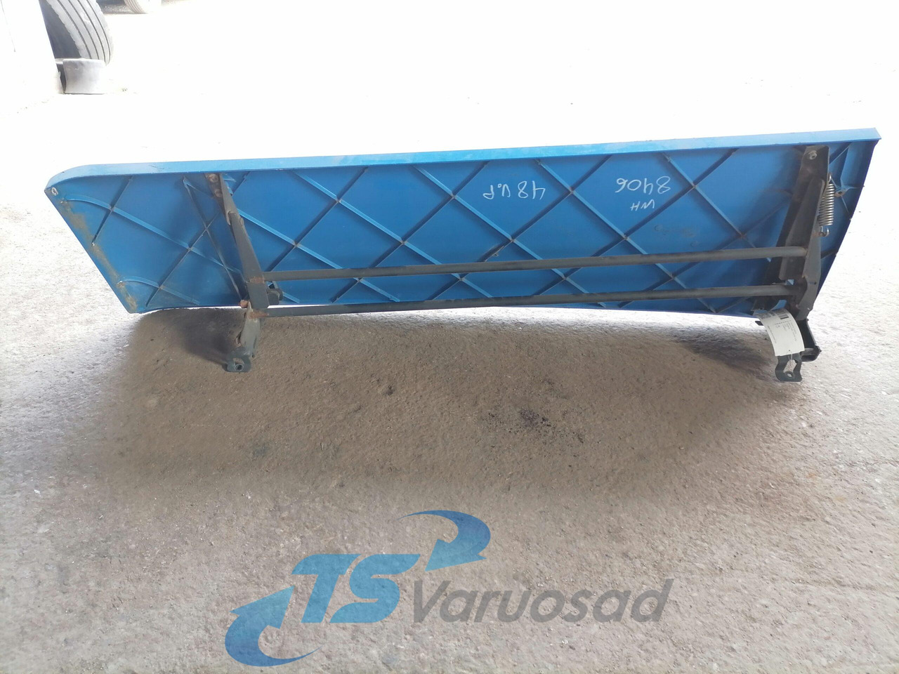 Scania Scania kabiini tuulesuunaja, vasak külg 1348521 - Aerodinámica/ Spoiler para Camión: foto 2 Scania Scania kabiini tuulesuunaja, vasak külg 1348521 - Aerodinámica/ Spoiler para Camión: foto 2