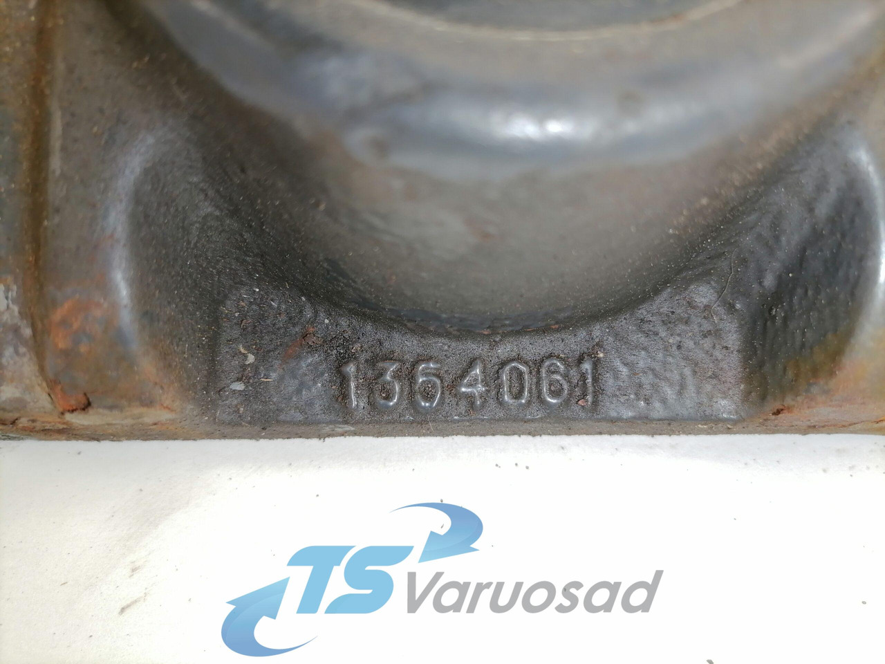 Scania Shock absorber mounting 1354061 - Suspensión para Camión: foto 3 Scania Shock absorber mounting 1354061 - Suspensión para Camión: foto 3