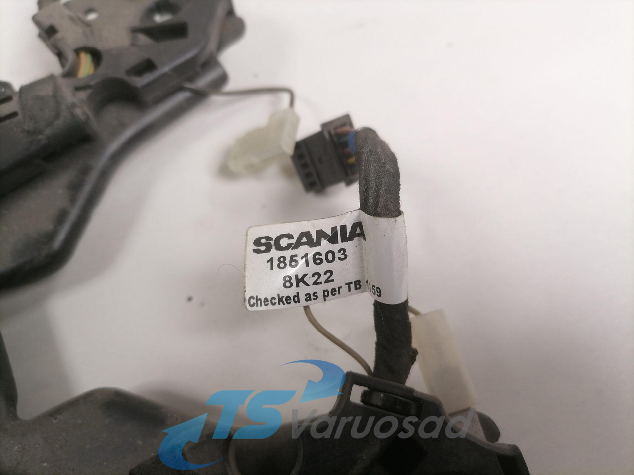Scania Steering wheel cable 1851603 - Dirección para Camión: foto 2 Scania Steering wheel cable 1851603 - Dirección para Camión: foto 2