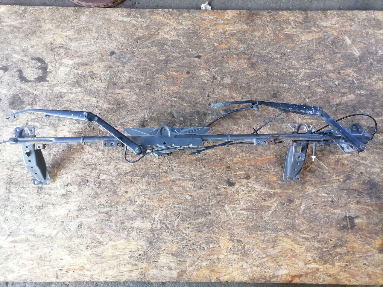 Scania Wiper frame 1765183 - Limpiaparabrisas para Camión: foto 2 Scania Wiper frame 1765183 - Limpiaparabrisas para Camión: foto 2