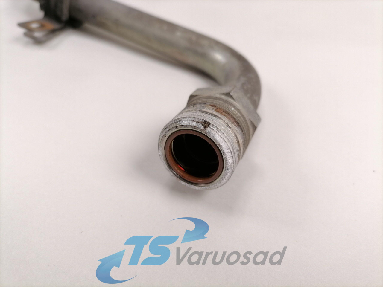 Volvo A/C pipe 20752895 - Calefacción/ Ventilación para Camión: foto 4 Volvo A/C pipe 20752895 - Calefacción/ Ventilación para Camión: foto 4