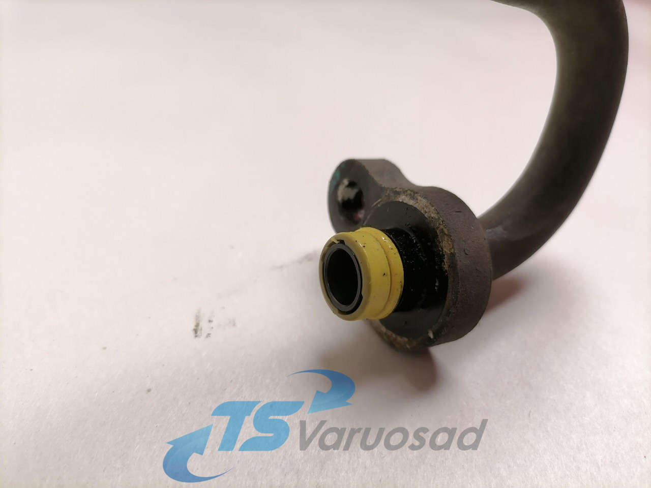 Volvo A/C pipe 82119539 - Calefacción/ Ventilación para Camión: foto 3 Volvo A/C pipe 82119539 - Calefacción/ Ventilación para Camión: foto 3