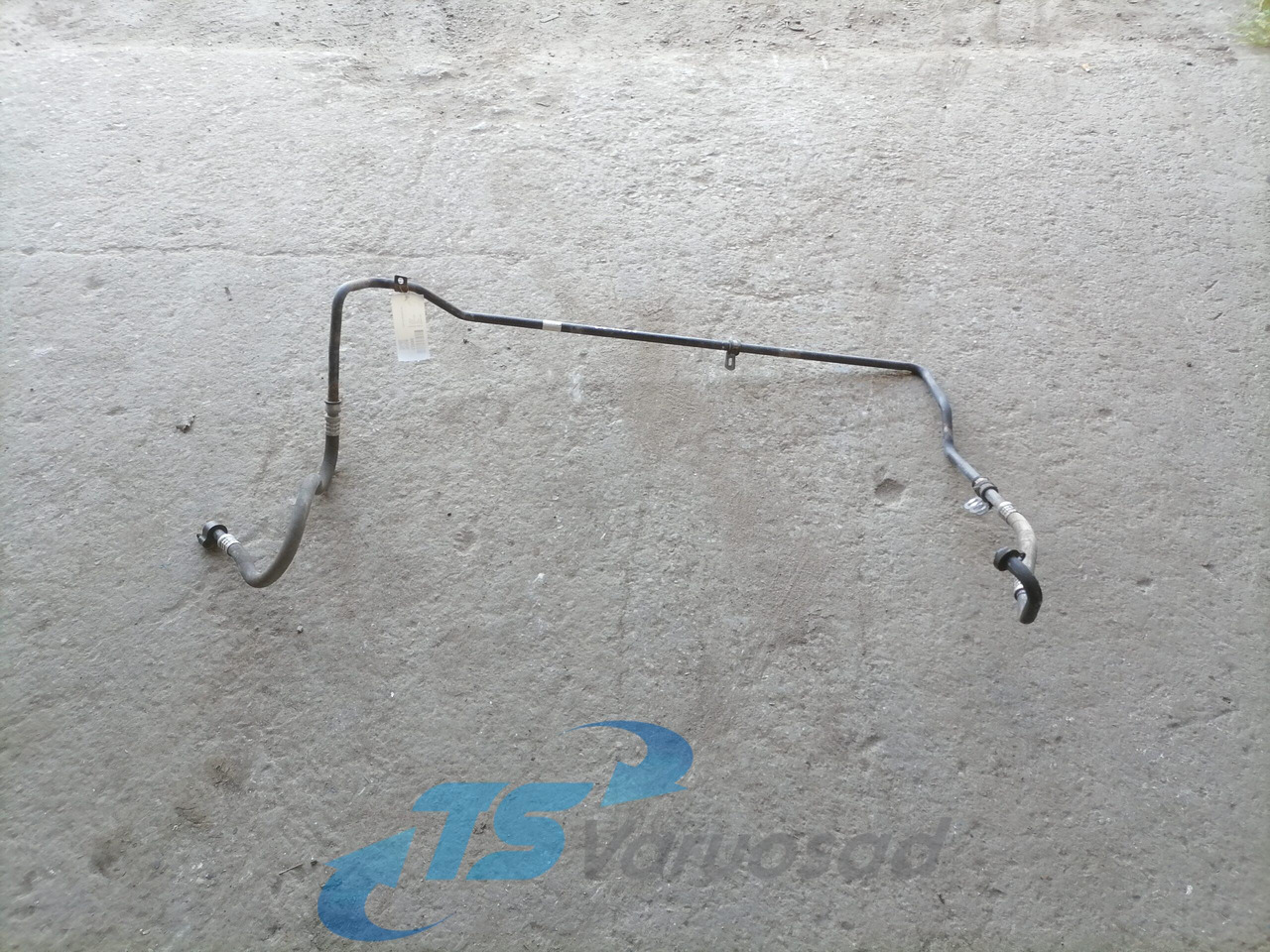 Volvo A/C pipe 82401758 - Calefacción/ Ventilación para Camión: foto 1 Volvo A/C pipe 82401758 - Calefacción/ Ventilación para Camión: foto 1