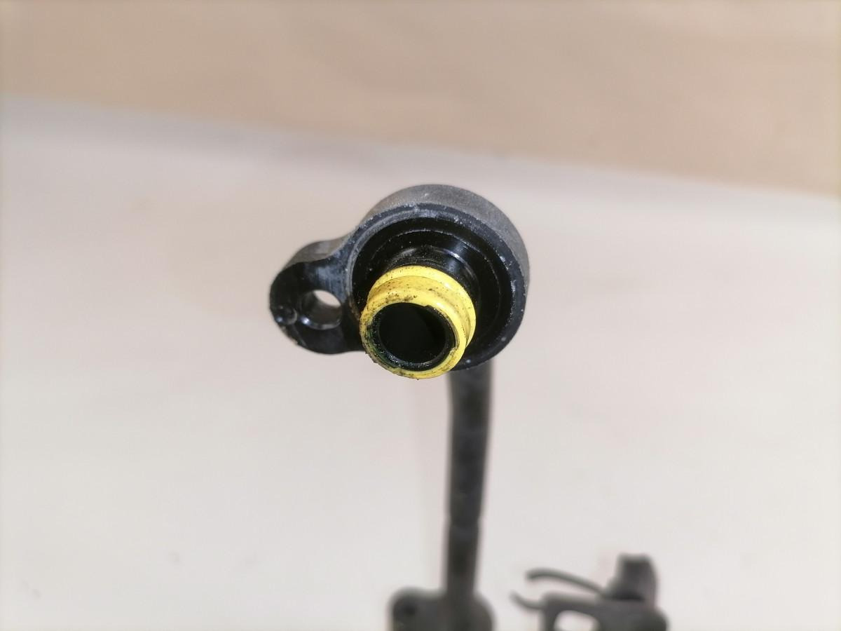 Volvo A/C pipe 84180959 - Calefacción/ Ventilación para Camión: foto 3 Volvo A/C pipe 84180959 - Calefacción/ Ventilación para Camión: foto 3