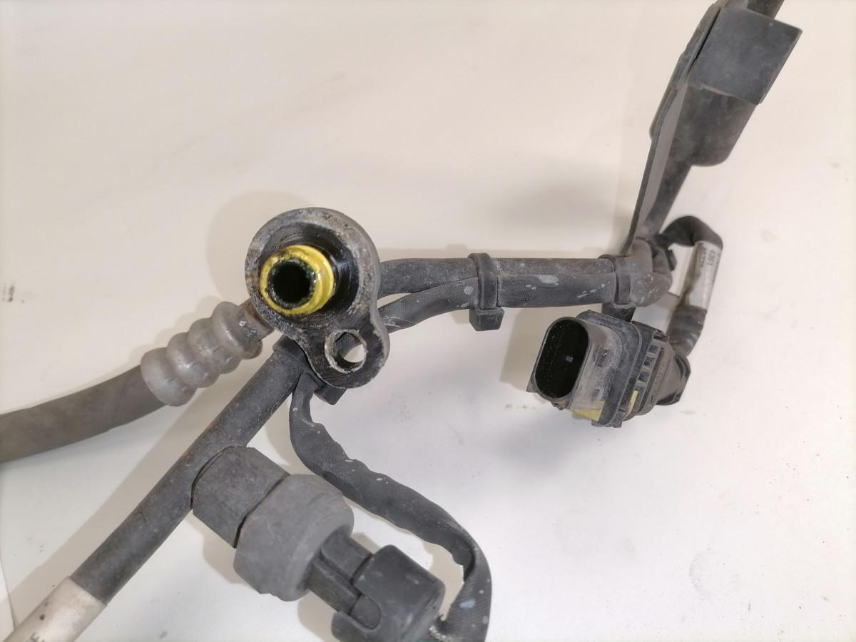 Volvo A/C pipe 84180959 - Calefacción/ Ventilación para Camión: foto 4 Volvo A/C pipe 84180959 - Calefacción/ Ventilación para Camión: foto 4