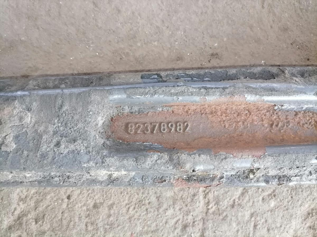 Volvo Air spring bracket 82378982 - Suspensión neumática para Camión: foto 4 Volvo Air spring bracket 82378982 - Suspensión neumática para Camión: foto 4