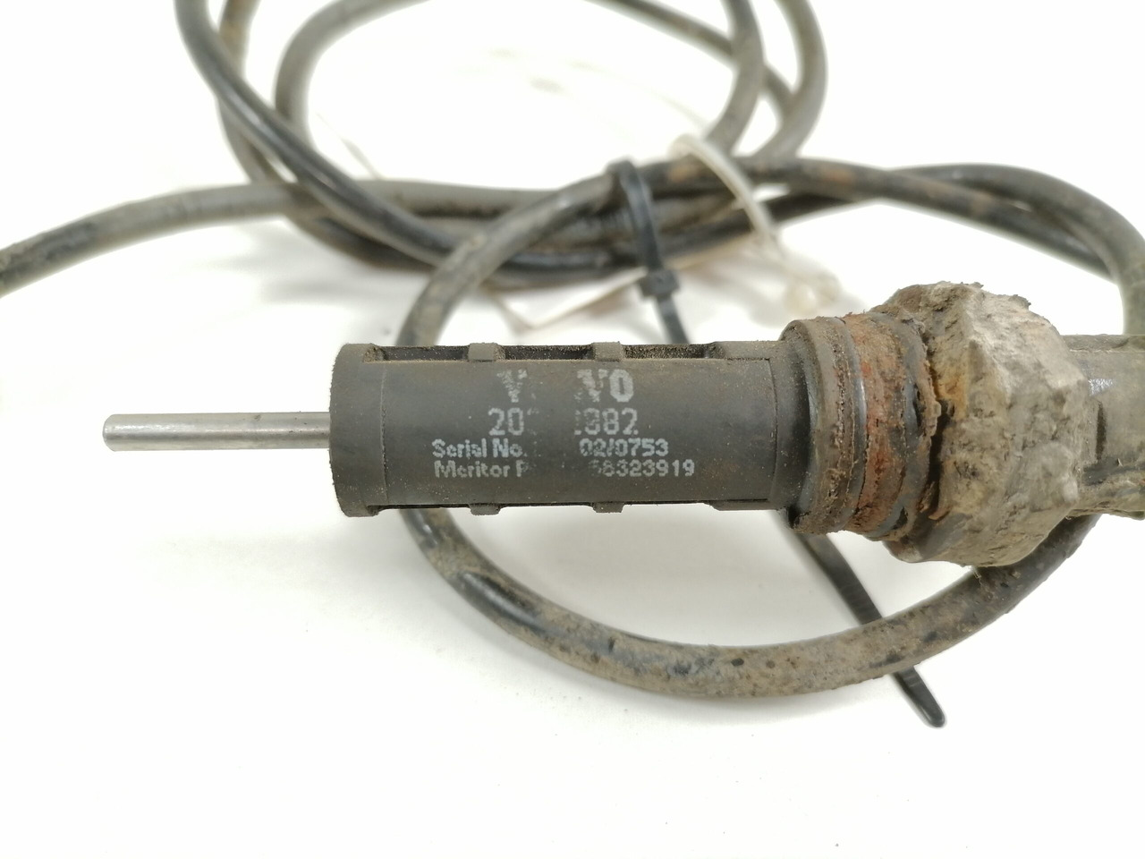 Volvo Cable, brake pad 20 882 - Piezas de freno para Camión: foto 2 Volvo Cable, brake pad 20 882 - Piezas de freno para Camión: foto 2